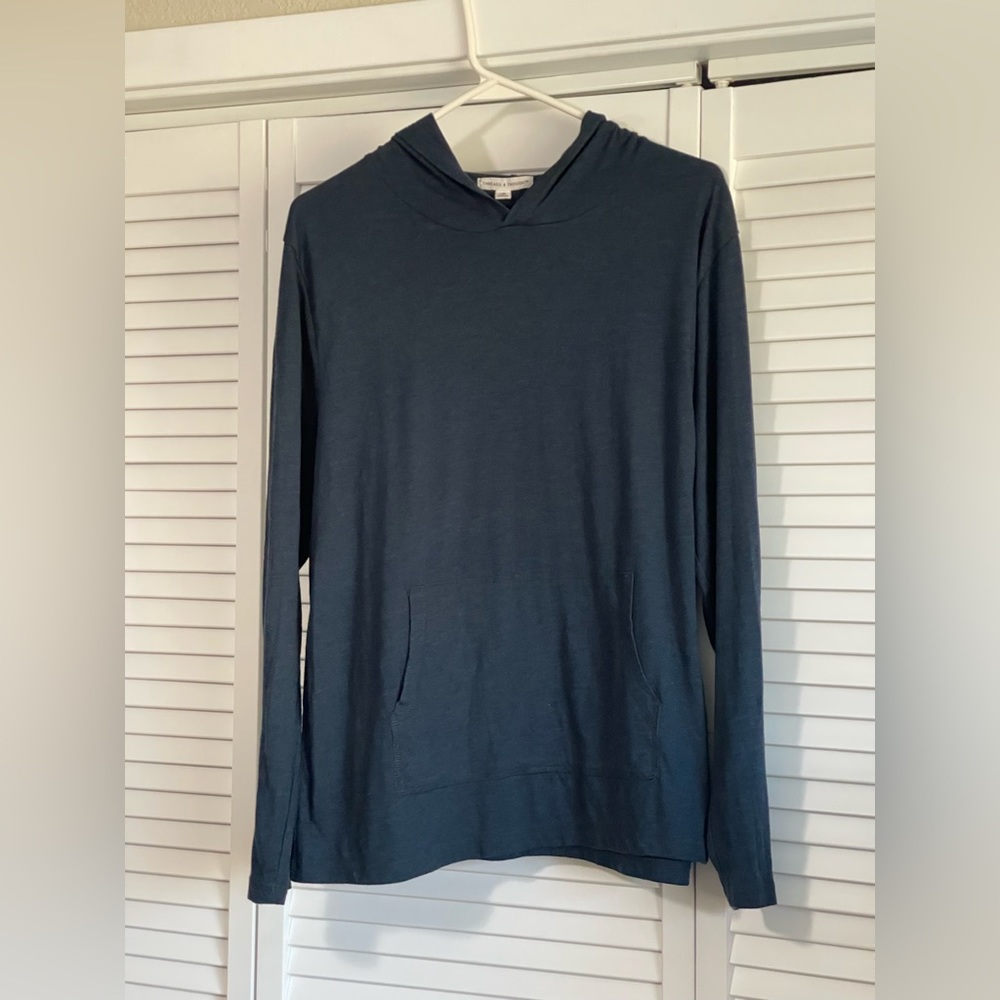 Threads 4 thought long sleeve hooded T-shirt t men’s size L